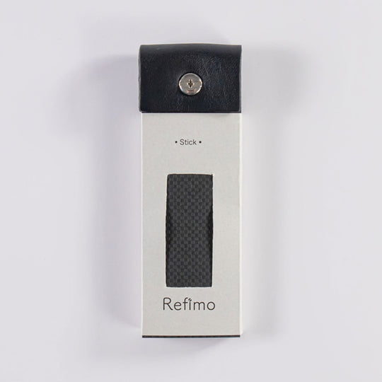首からかけられるメモ Refimo stick