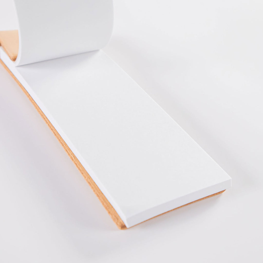 首からかけられるメモ Refimo stick