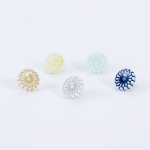 files/earring-daisy-07_cd796f54-43f5-48a5-9132-d756adf31209.jpg