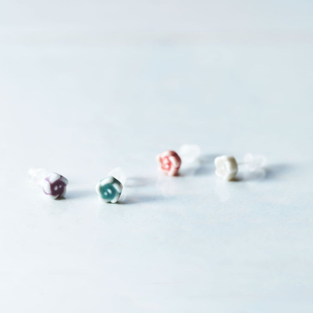 美濃焼ピアス　野ばら