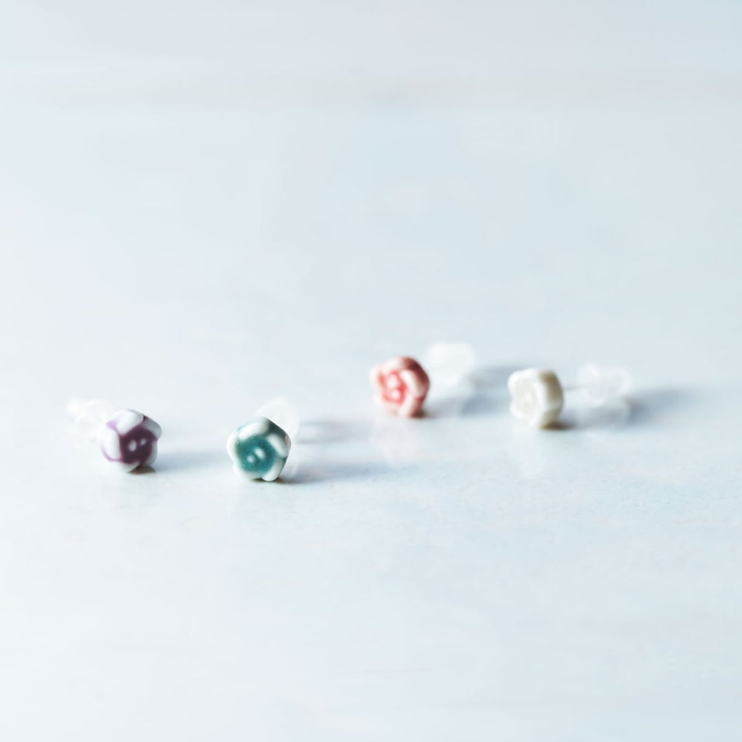 美濃焼ピアス　野ばら