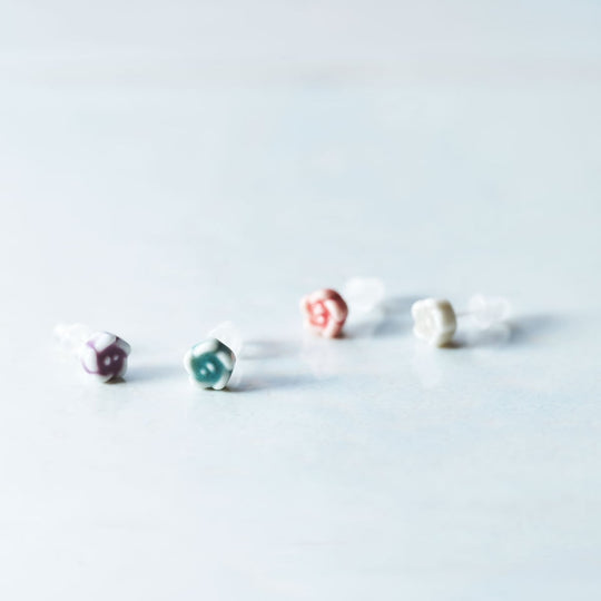 美濃焼ピアス　野ばら