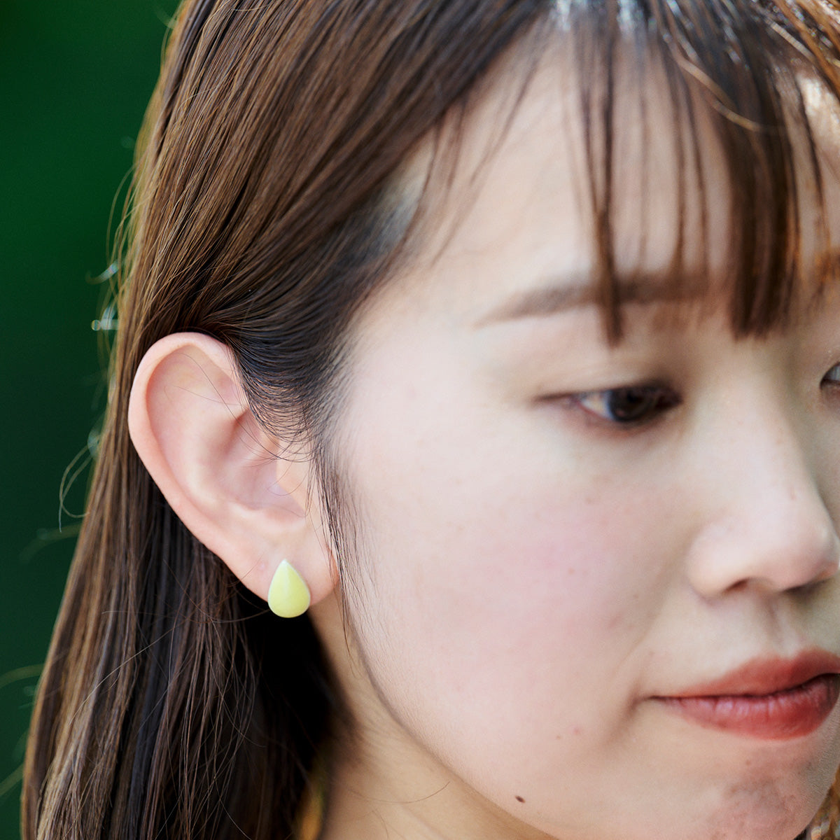 みずみずしく滴るぽってりデザイン 陶器ピアス しずく | ニュアンス